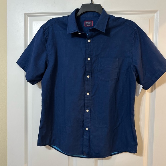 UNTUCKit Other - UNTUCKit Abbuoto regular fit navy cotton short-sleeve shirt. Men’s size Large